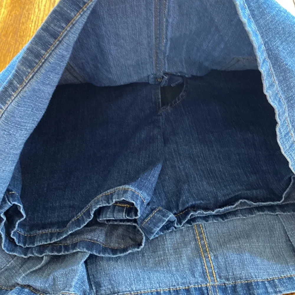 Gloria Vanderbilt denim skirt - Image 7