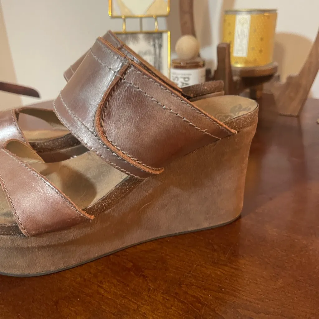 OTBT Women's Brookfield Metallic Leather Wedge Sandals Bohemian Casual 8.5 - Image 4