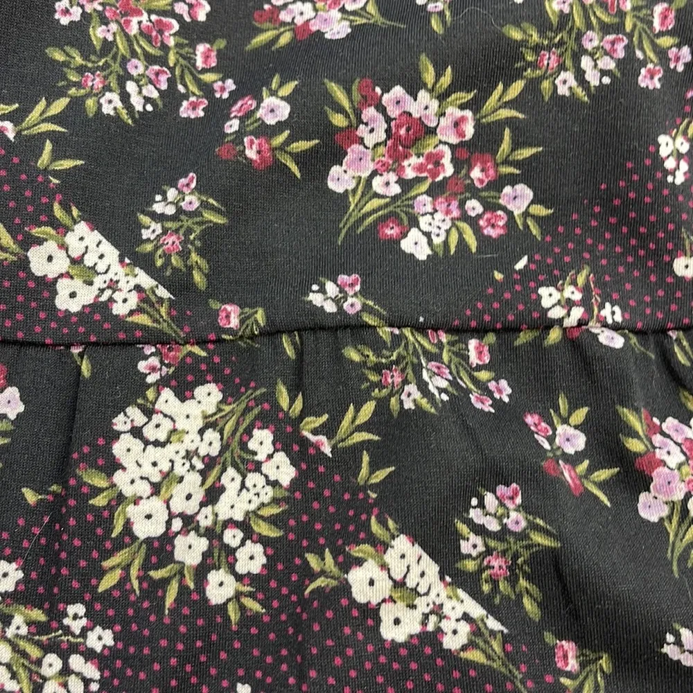 Floral & Ivy NWT Black and Pink Floral Babydoll Top Size Medium - Image 10