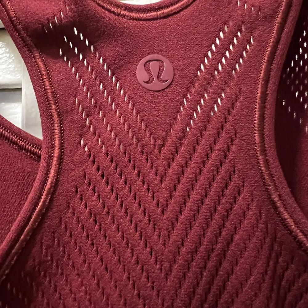 Lululemon RARE Women’s Tank Top - Image 4