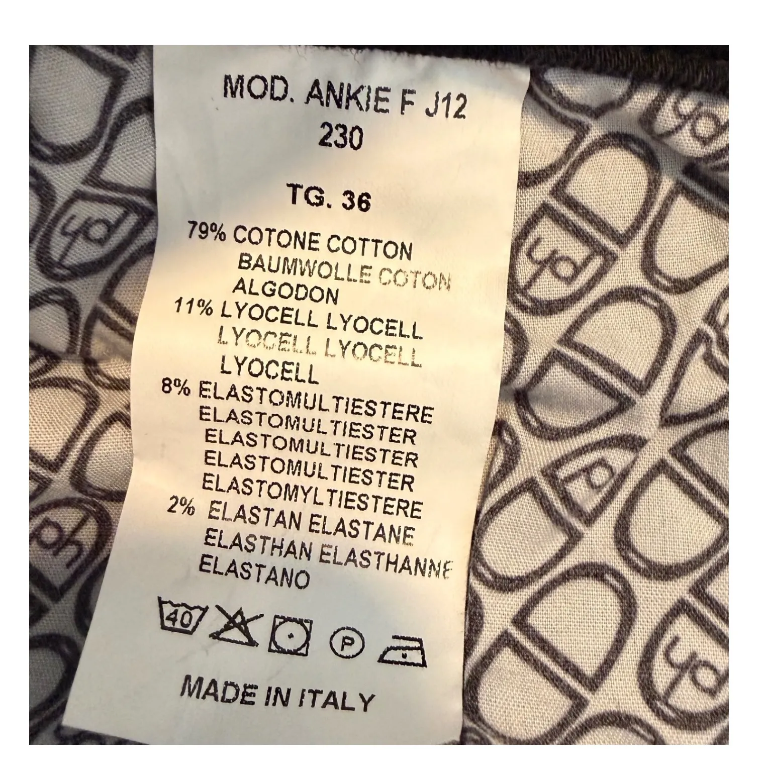 Pamela Henson Black Ankie F J12 Jeans Frayed Hem Made in‎ Italy AG Women's 2/4 - Image 8