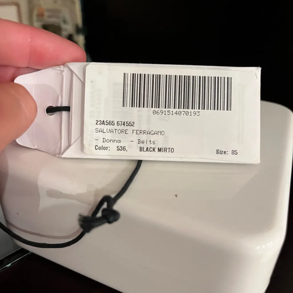 Salvatore Ferragamo Black and Gold Women's Belt - Image 6