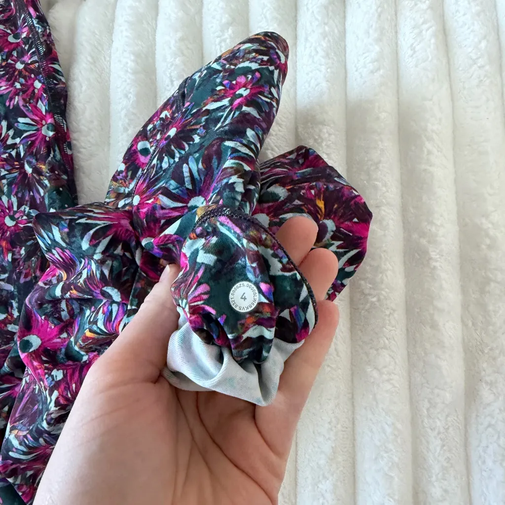 Lululemon Floral Patterned Leggings - Image 9
