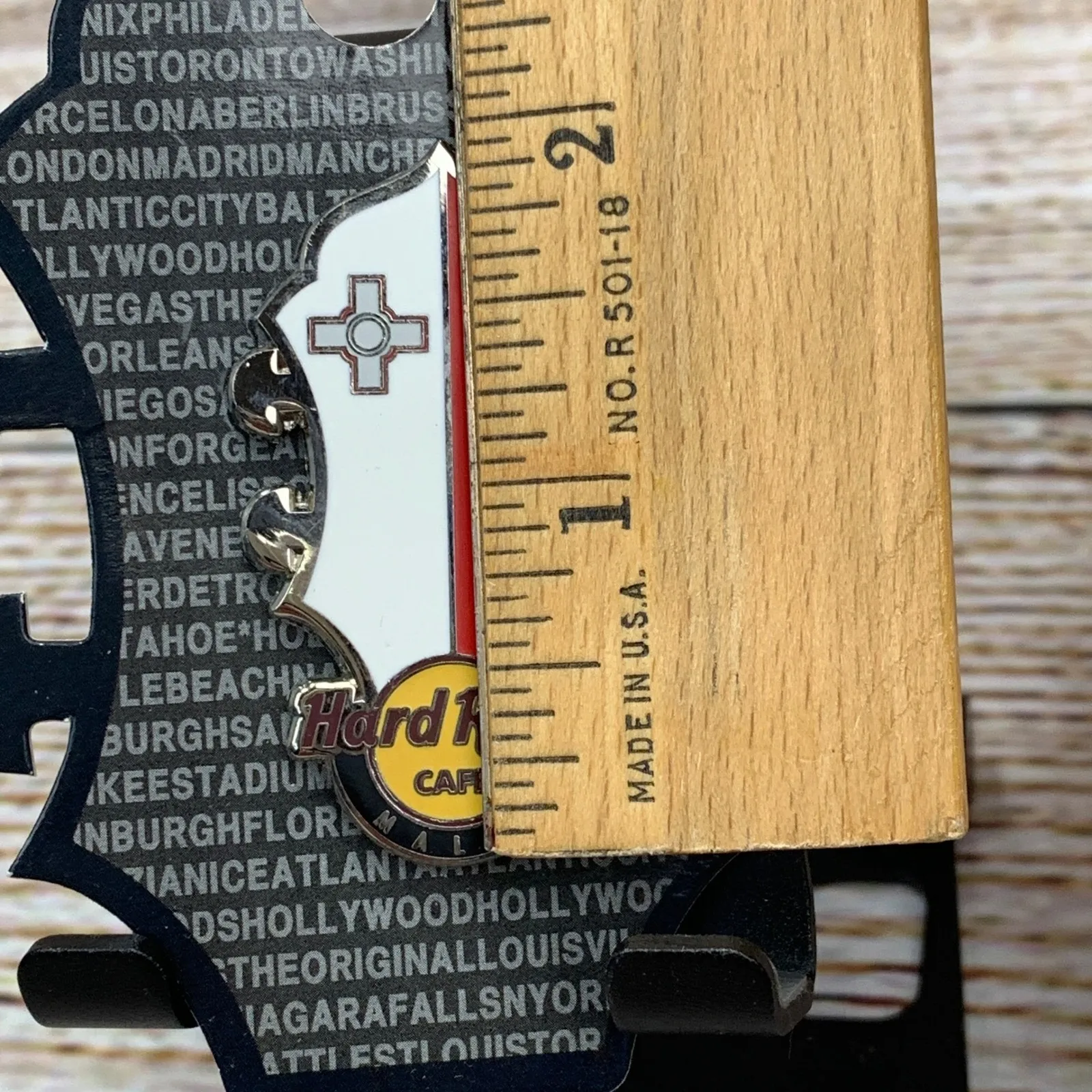 Hard Rock Cafe‎ MALTA Headstock Guitar Flag Pin Collectible On Card - Image 3