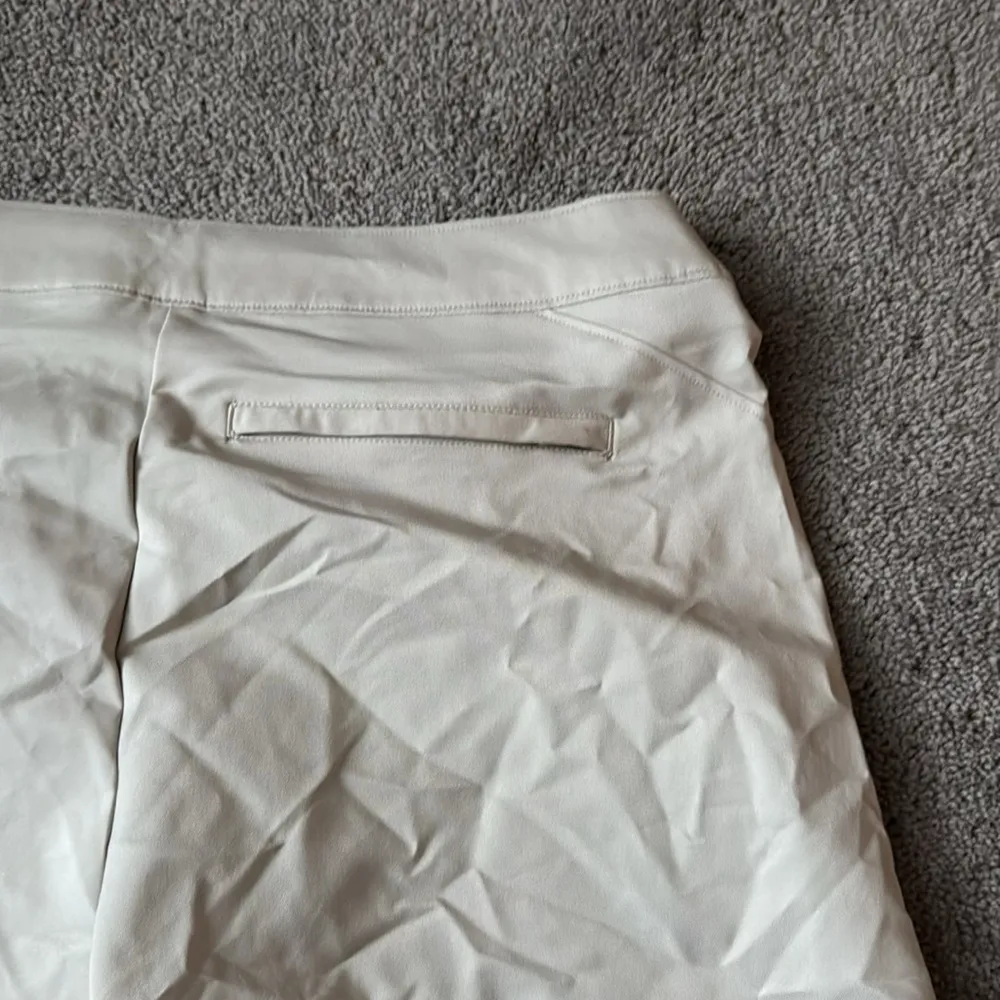 Under Armour Shorts SIZE 4 - Image 6