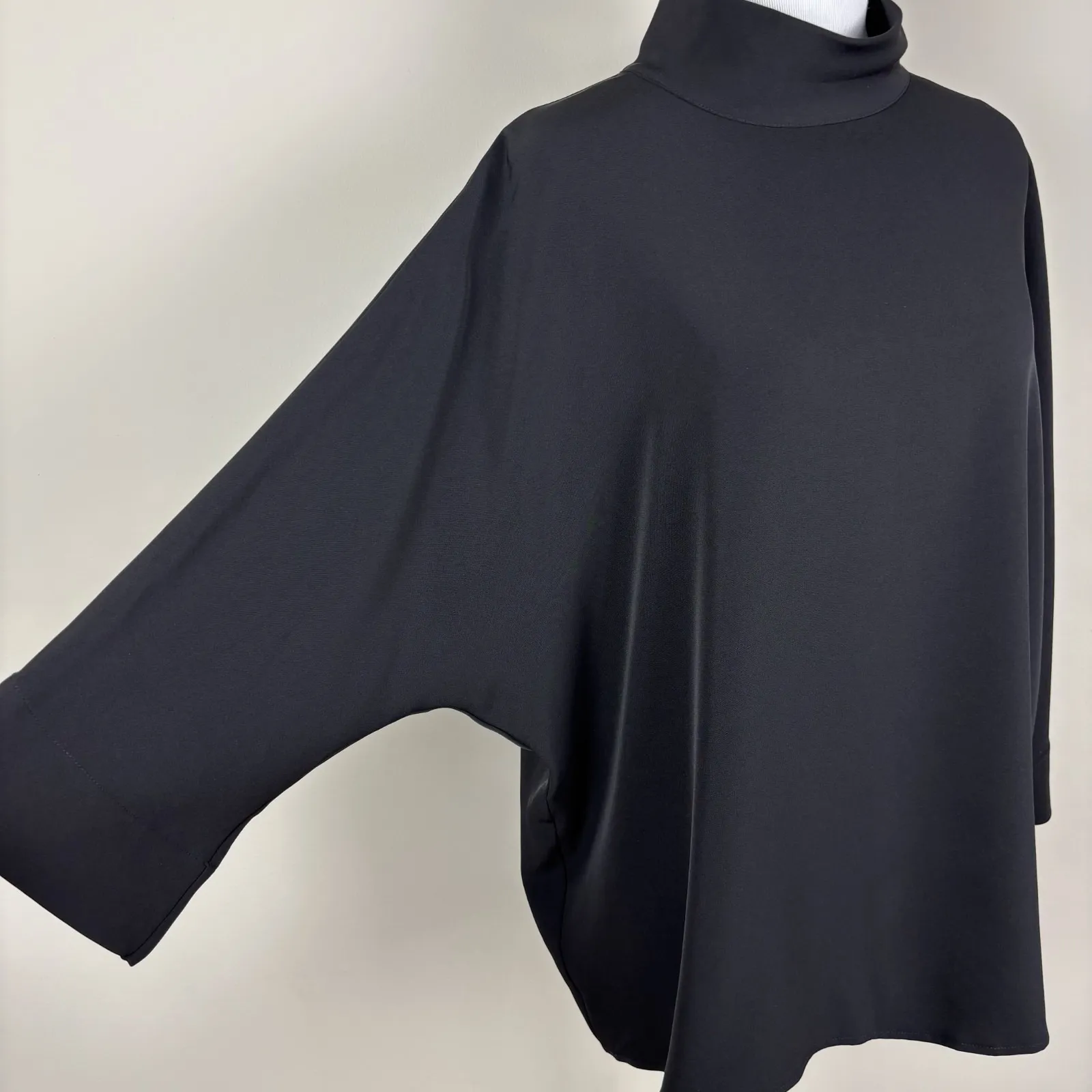 Uniqlo‎ Blouse Top Womens Large Black Boxy Relaxed Fit 3/4 Sleeve Stretch Office - Image 4