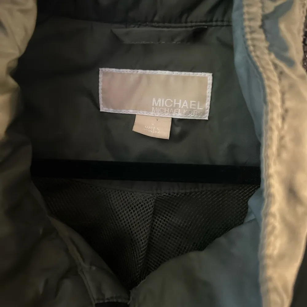 Michael Kors Hunter Green Mid-Length Military Raincoat. Size Large - Image 2