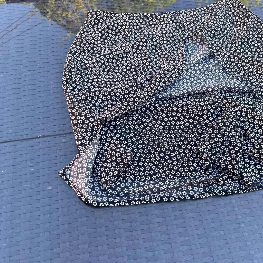 Reitmans Navy and White Floral Skirt Black Size undefined - Image 4