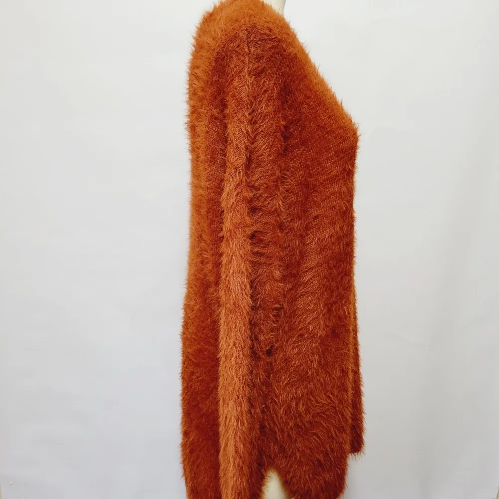 Kaisley rust vneck caged sweater size medium - Image 3