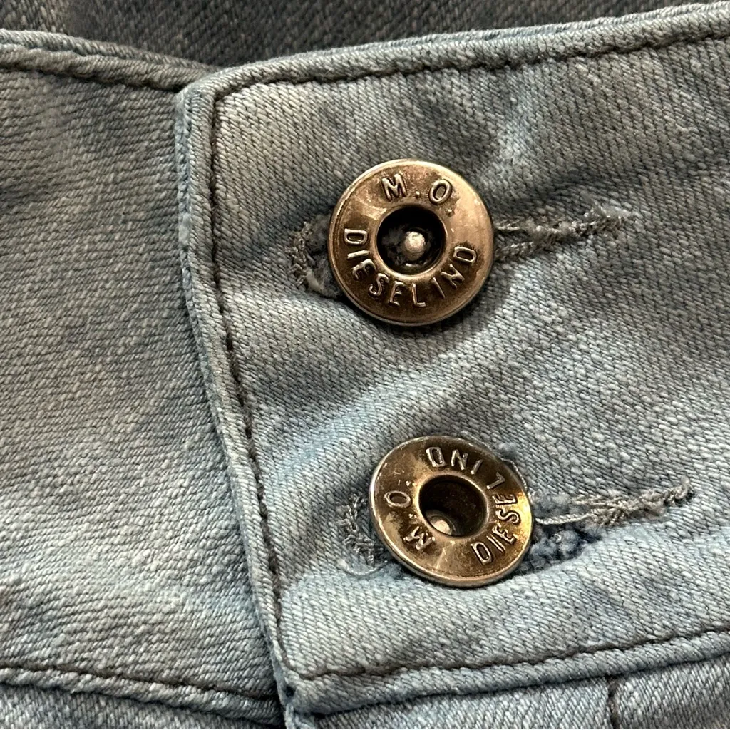 Diesel Vintage Rare Women’s Size 10 Light Blue Wash Super Low Rise Slim Jeans - Image 4