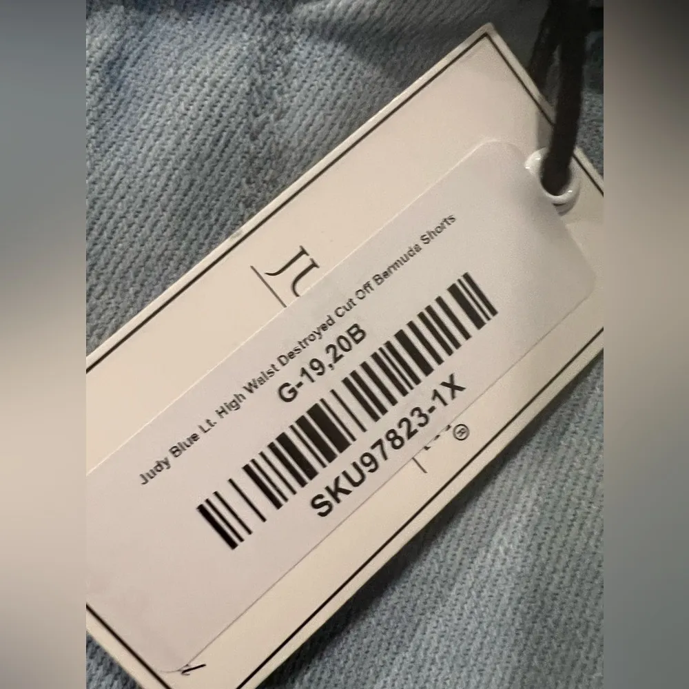 Judy Blue Bermuda Distressed Denim Shorts - Light Blue Size 1XL - Image 3