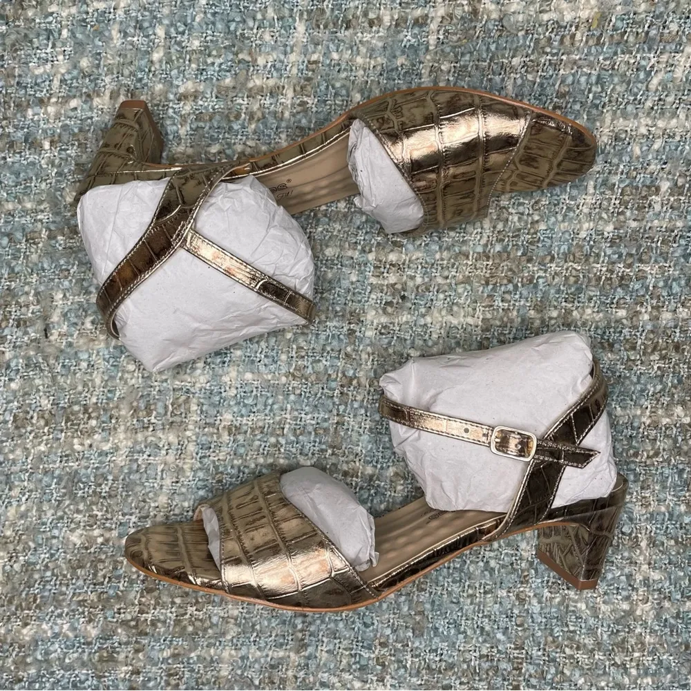 Walking Cradles Lydia Pump in Bronze Crocodile Print Leather Size 8.5 - Image 8