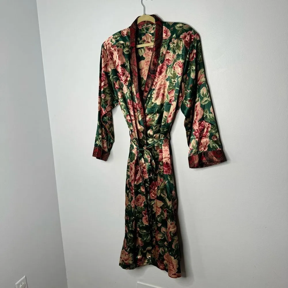 Amelia’s floral wrap robe size large Green - Image 2