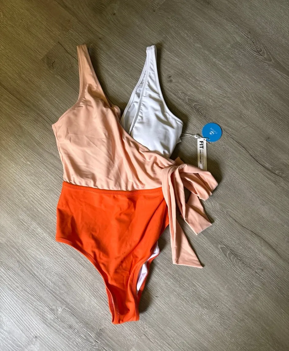 NWT CUPSHE Women's One Piece Swimsuit Color Block Bathing Suit medium - Image 4