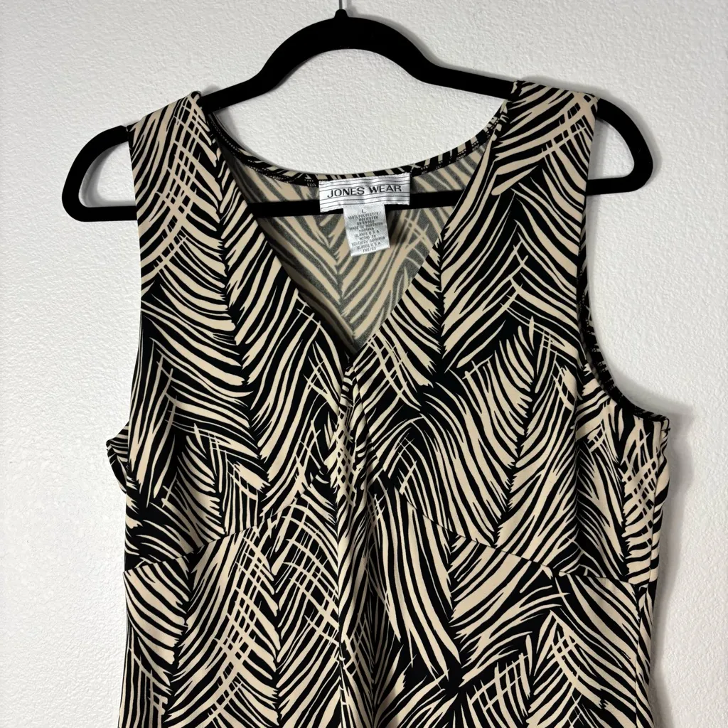 Jones Wear Women’s Sleeveless Black and Cream Maxi Dress size Large - Image 2