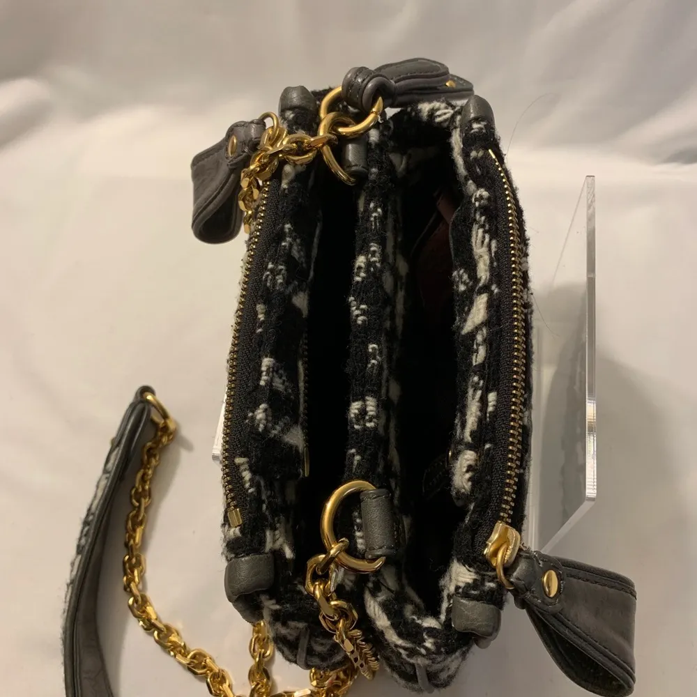 Woven herringbone bag with chain detail strap - Image 5