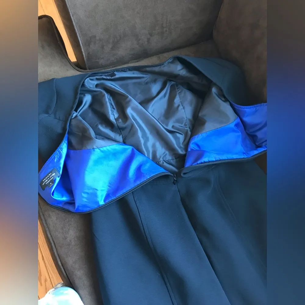 Tahari Black Belted SS Midi Dress With Split In Back Pleat Sz. 6 - Image 10