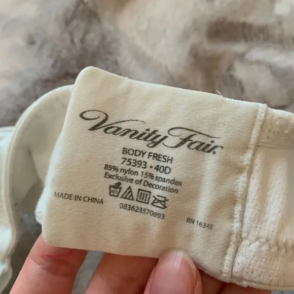 Vanity Fair Body Fresh Bra 75393 Womens Size 40D white Full Coverage Underwire - Image 3