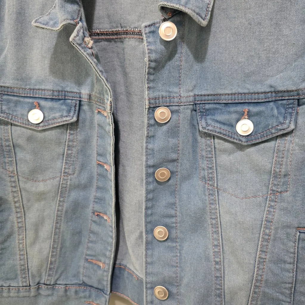 Baccini Light Wash Denim Jean Jacket – Women’s Small Button Front Classic - Image 3