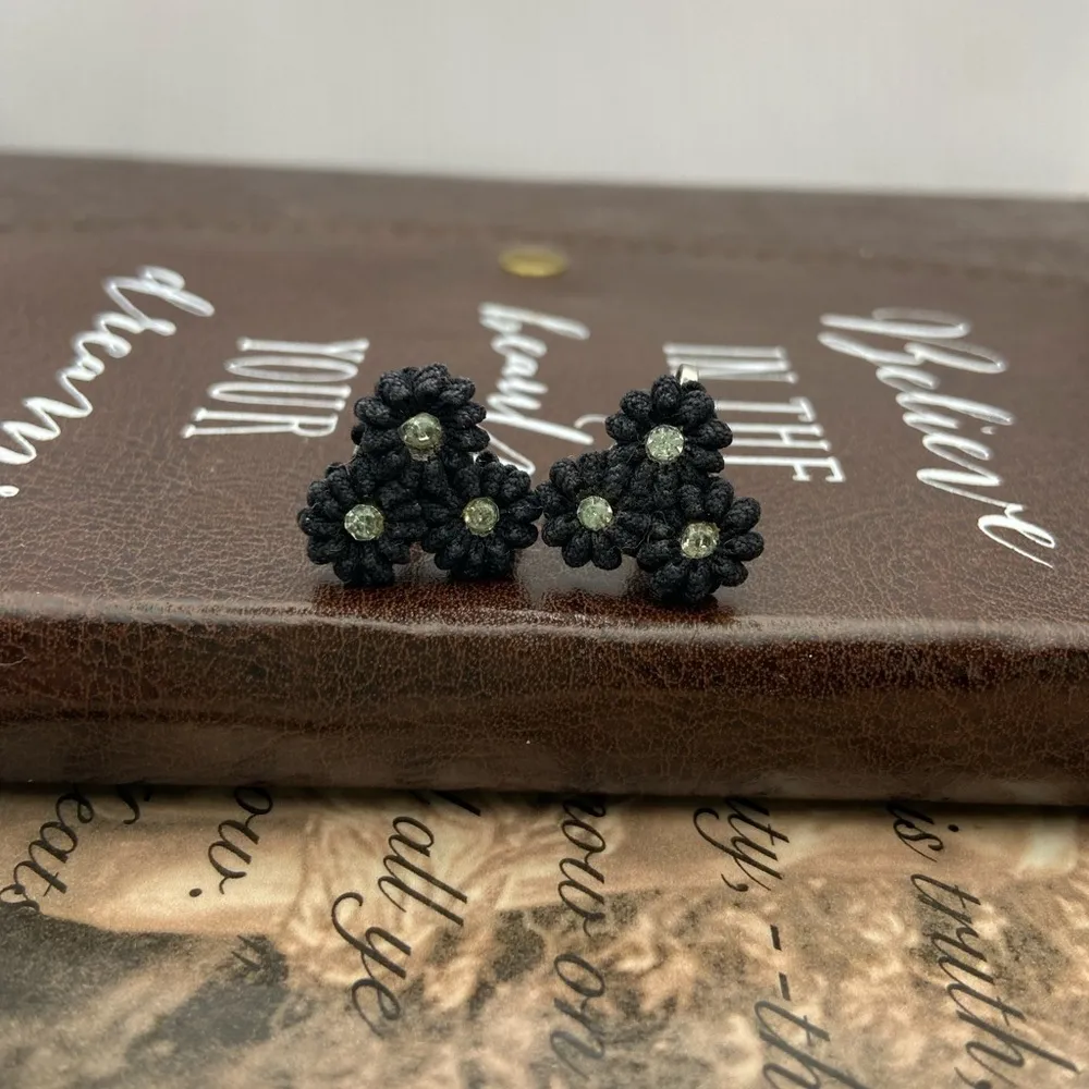Vintage Black Floral Rhinestone Earrings Screwback - Image 3