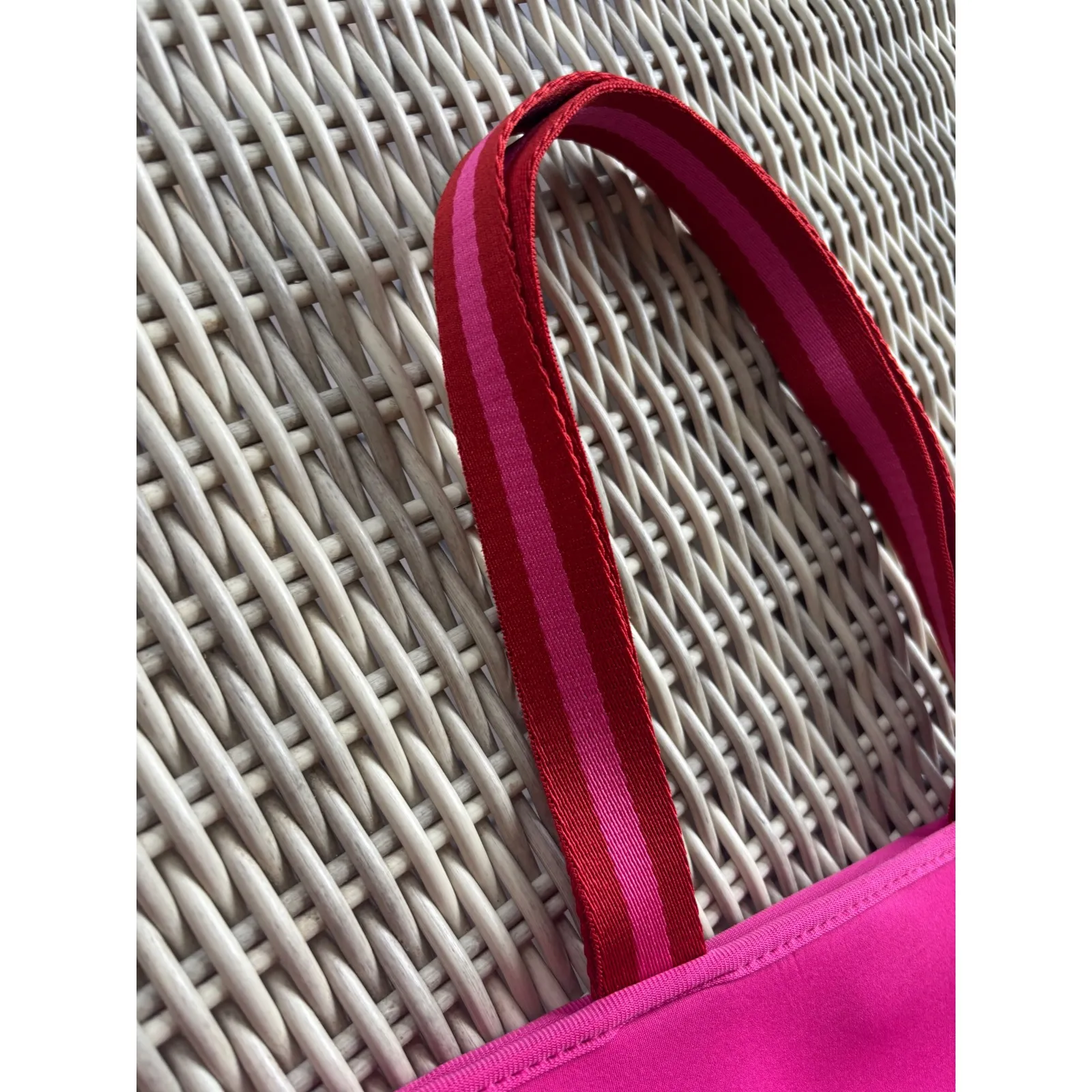 Summersalt The Perfect Beach Tote Colorblock Neoprene Beach Travel Vacation - Image 4