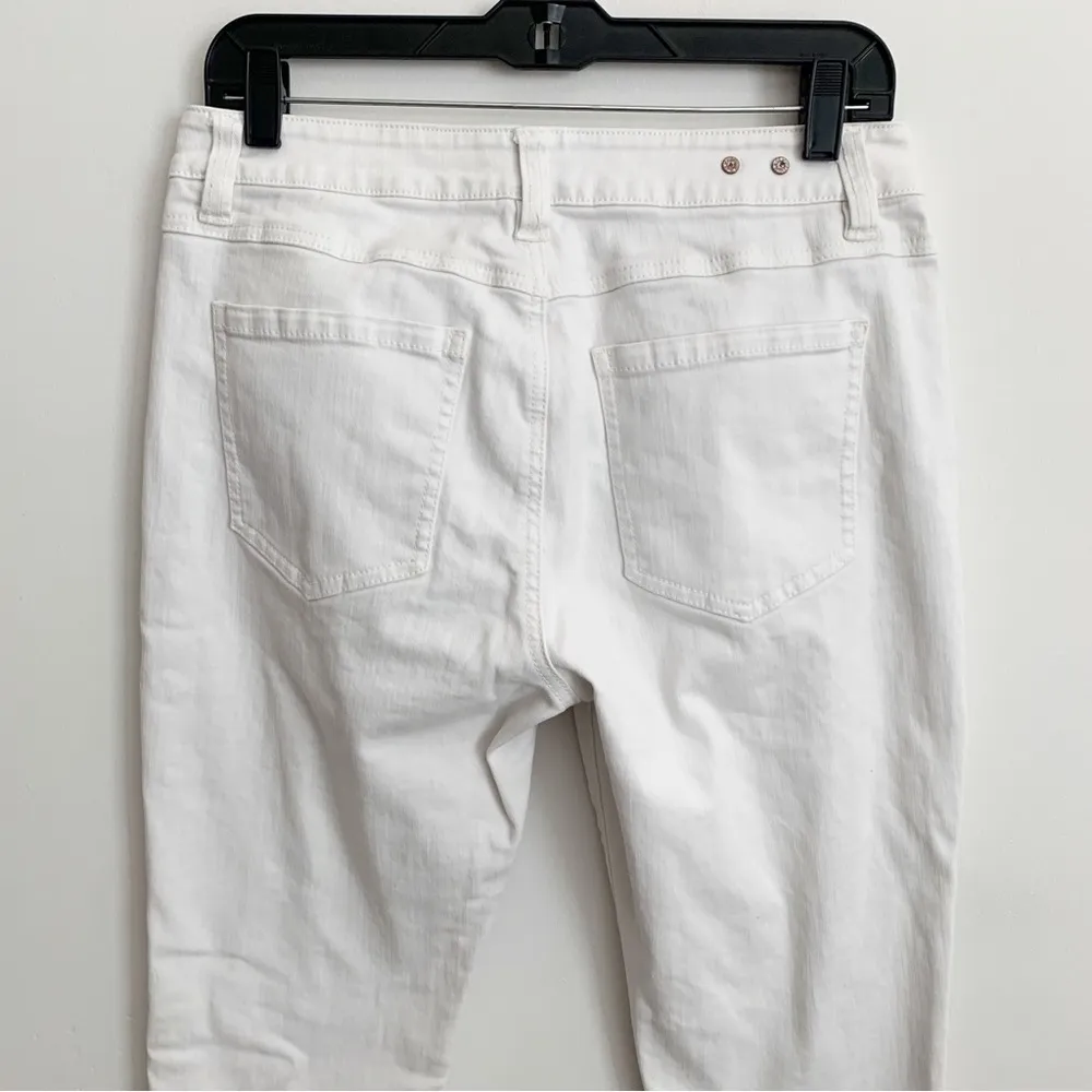 Cabi High Slim Distressed White Denim Jeans Style 5305 Size 6 - Image 9