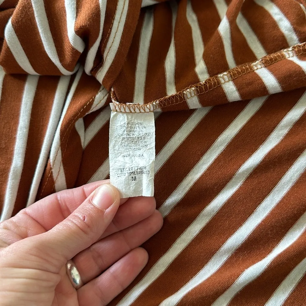 Hailey & Co Women's M Long Sleeve Pocket Tee Shirt Rust Brown Stripe Vneck Top - Image 12