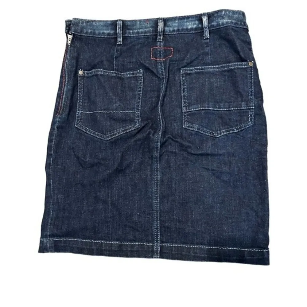 Anthropologie Holding Horses Patterned Patch Dark Wash Denim Pencil Skirt - Image 2