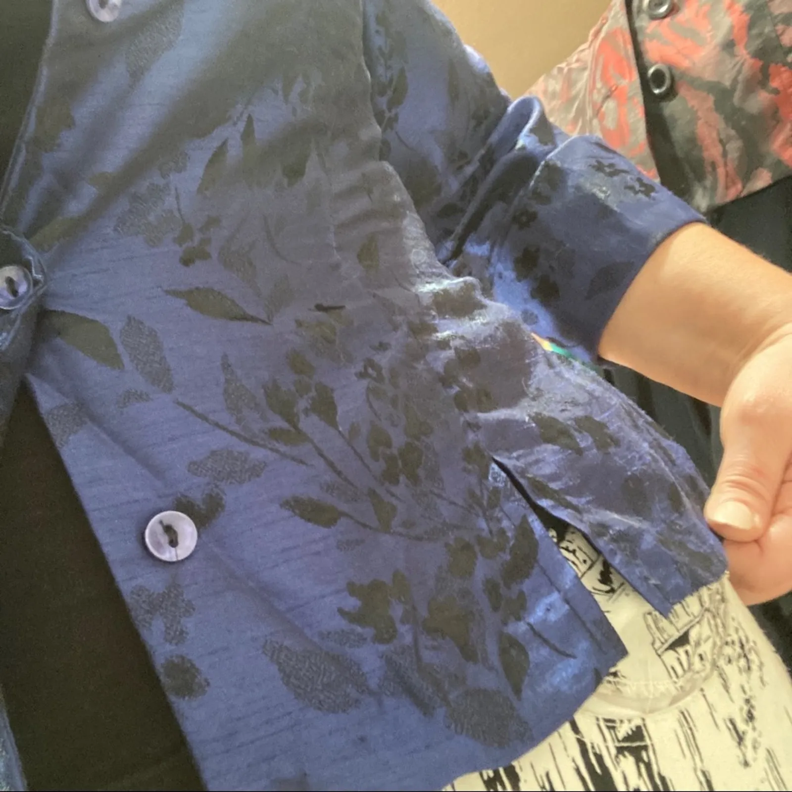 Chinese style silky embroidered cropped blazer, S - Image 9