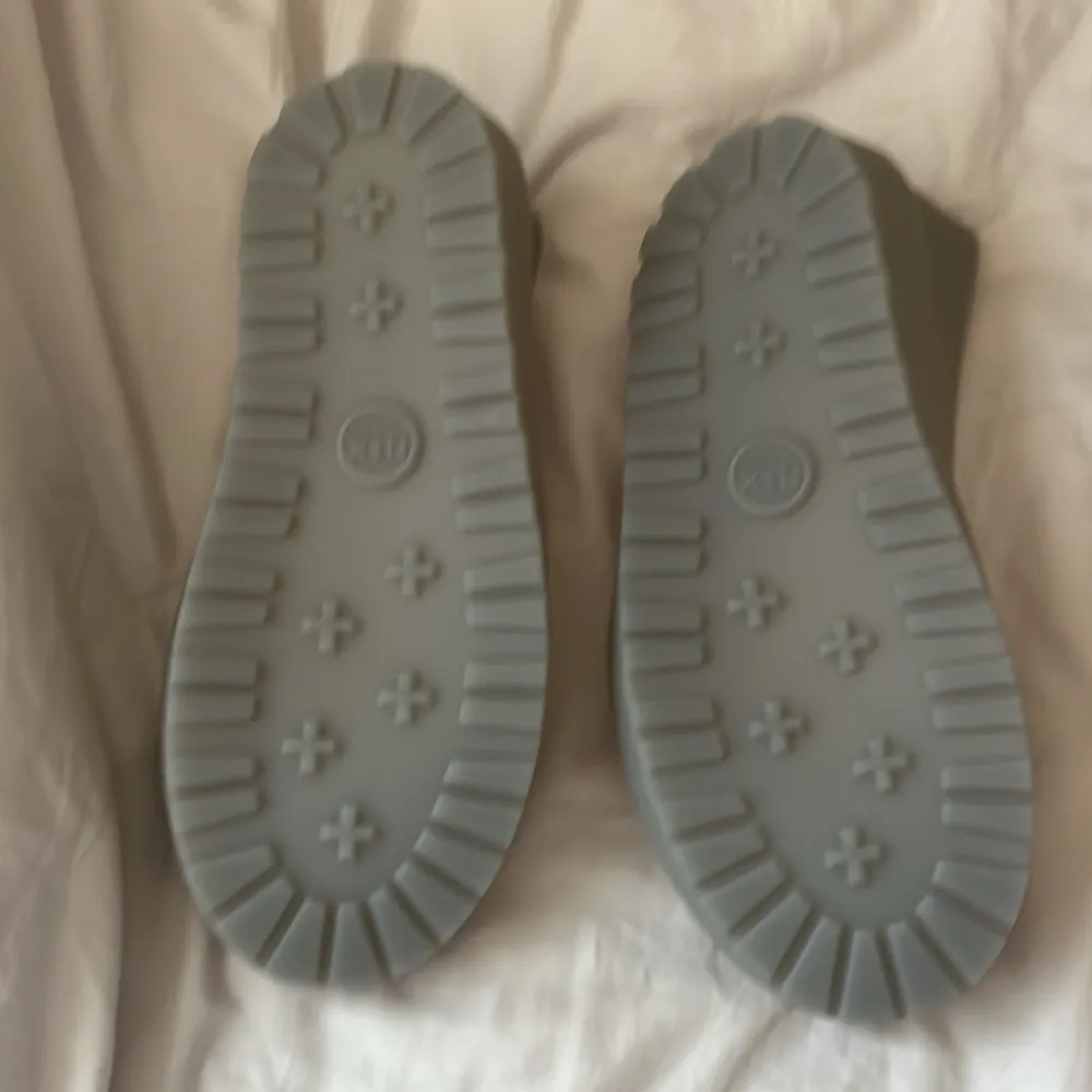 Light Gray Rubber Boot Guards Size 8 - Image 3