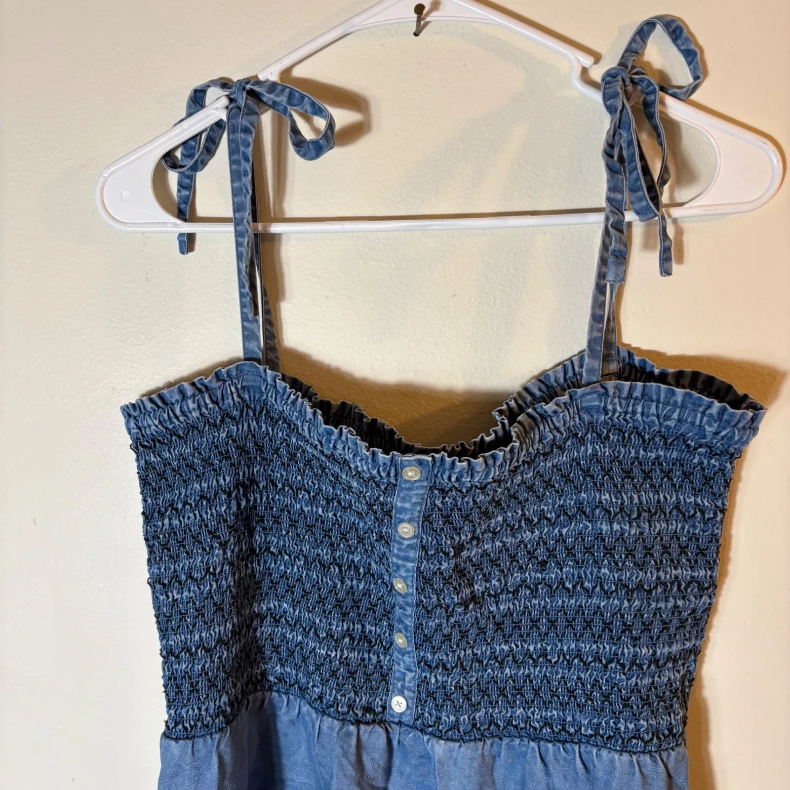 LOFT‎ Smocked Denim Midi Dress Tie Shoulder Button Front Blue Size Medium - Image 2