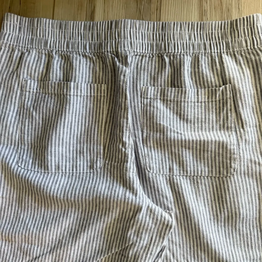Old Navy gray white striped straight leg cropped pants high waist Size Large - Image 4