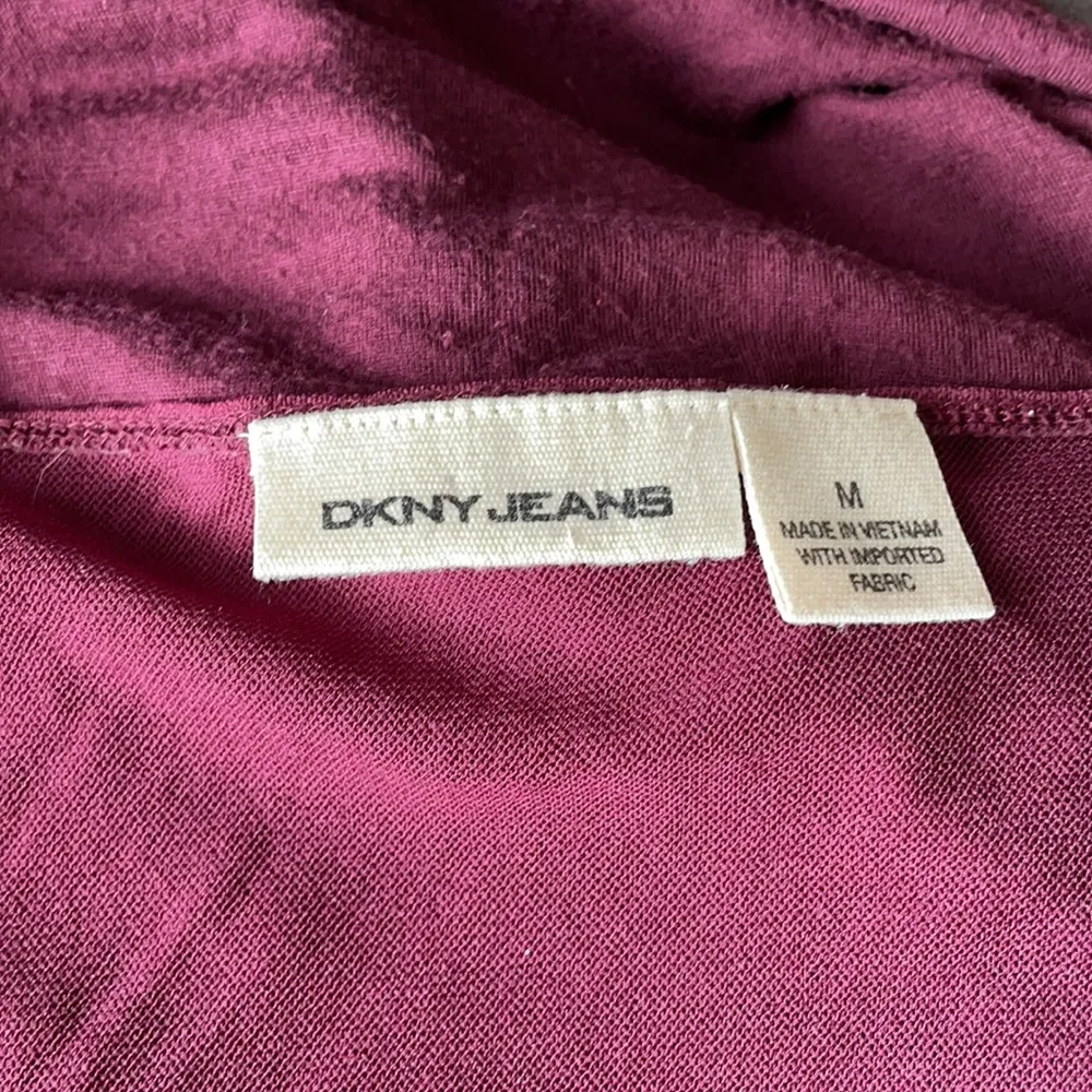 DKNY JEANS Burgundy Flower Design Top Size M - Image 6