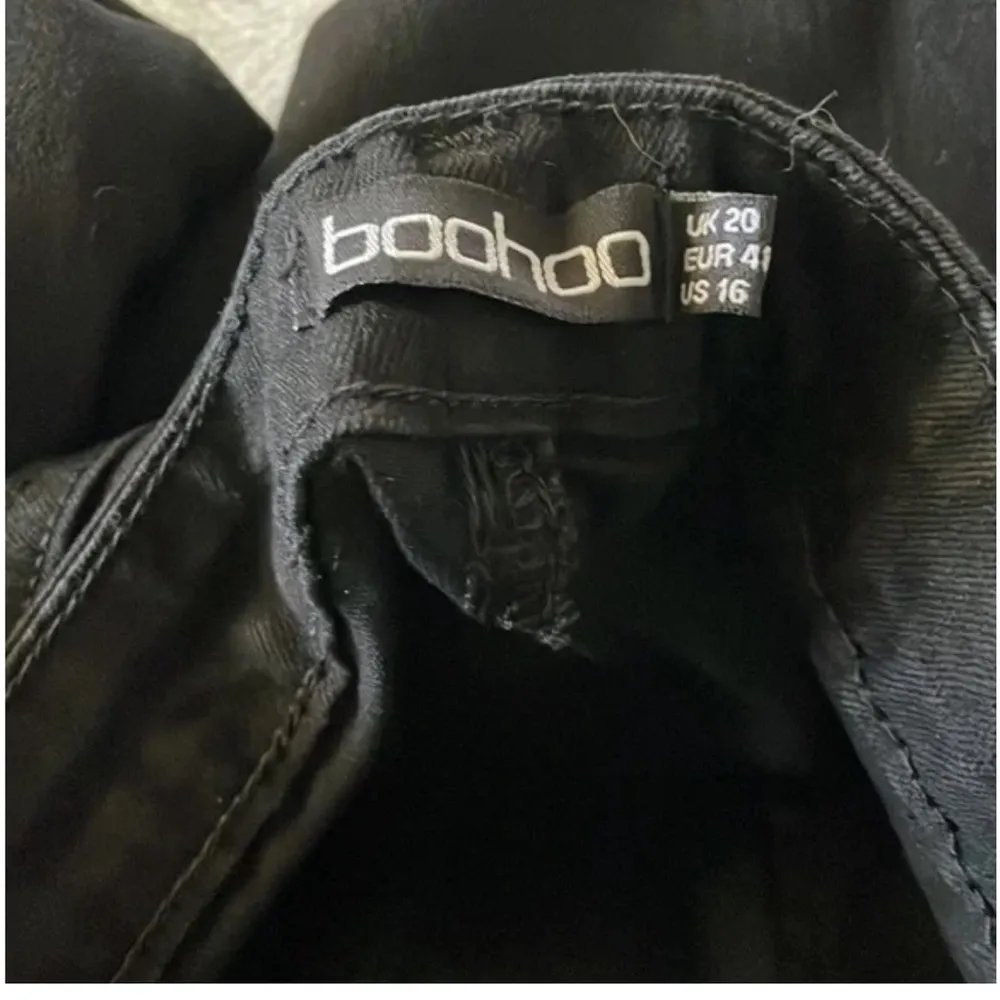 Boohoo denim Women’s black distressed pants plus size 16 stretchy ripped jeans - Image 4