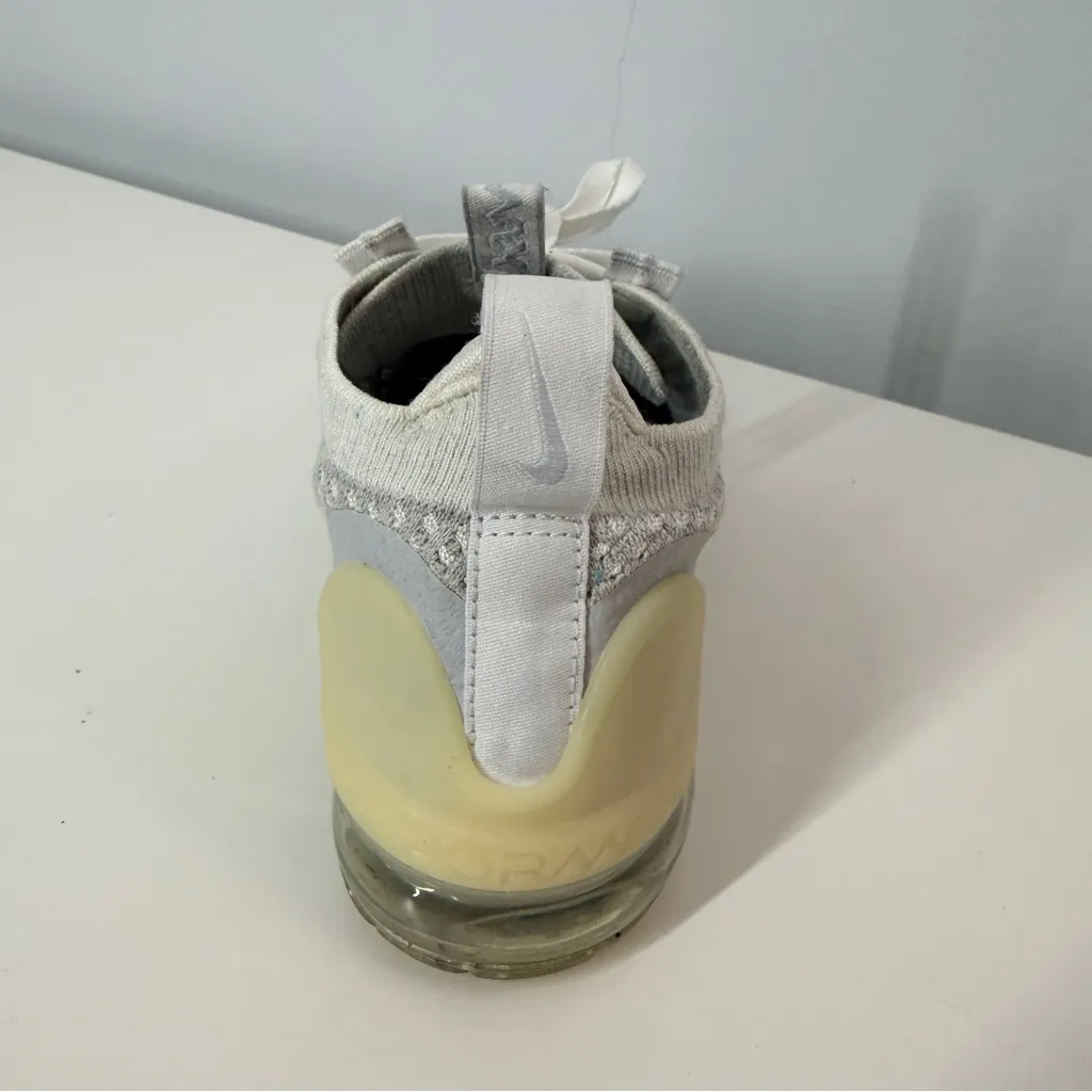 Nike Air VaporMax 2021 Flyknit in the "White/Pure Platinum" Size 6.5 US Women - Image 13