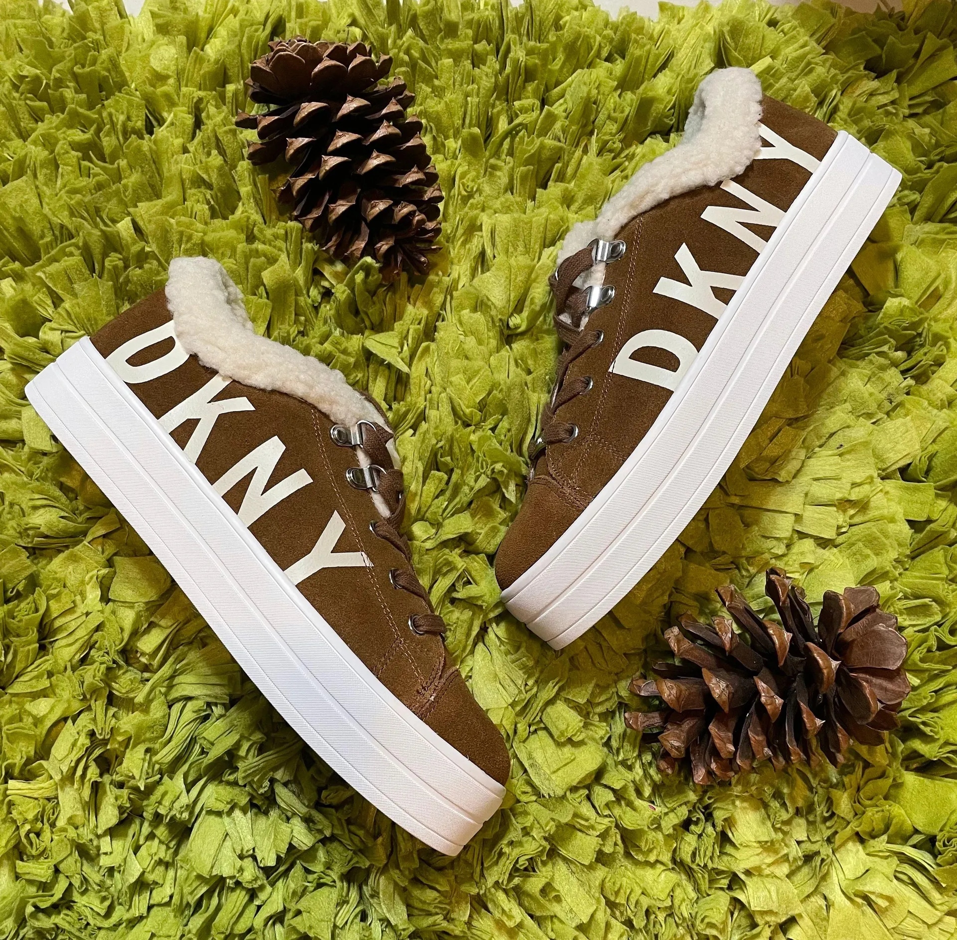 Women's Suri Lace up Platform Brown Suede Faux Fur Sneakers - Image 4
