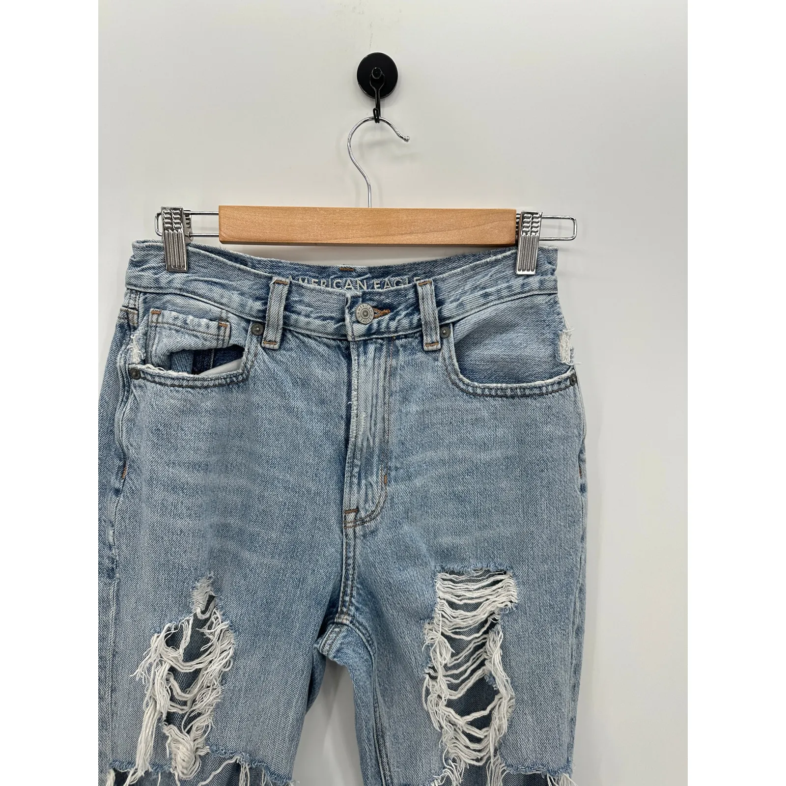American Eagle Medium Wash Distressed Holey Mom Jeans Women Size 2 100% Cotton - Image 4