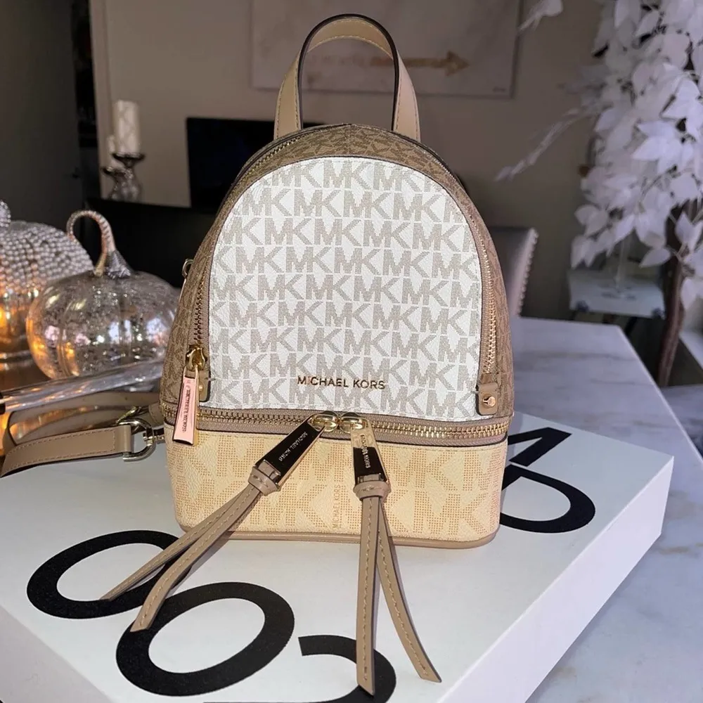 New Michael Michael Kors Signature Rhea Zip Extra Small Messenger Backpack Bag White - Image 7