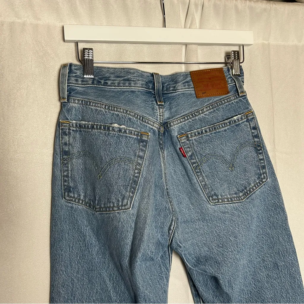 Levi’s 501 Lightly Distressed High Rise Waist Straight Leg Denim Blur Jeans 24 - Image 4