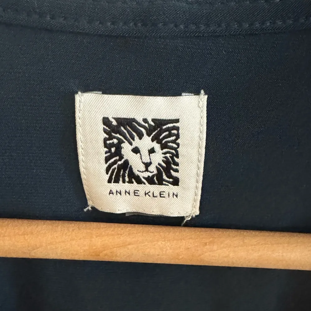 Women’s Anne Klein short sleeve deep v-neck dark teal wrap dress 6 - Image 3