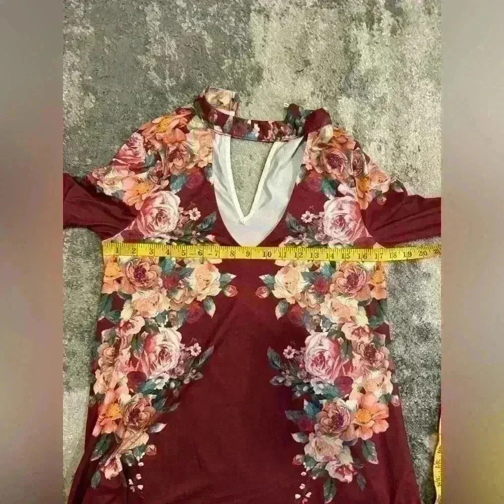 Women’s Burgundy Floral V-Cut Top - Image 4