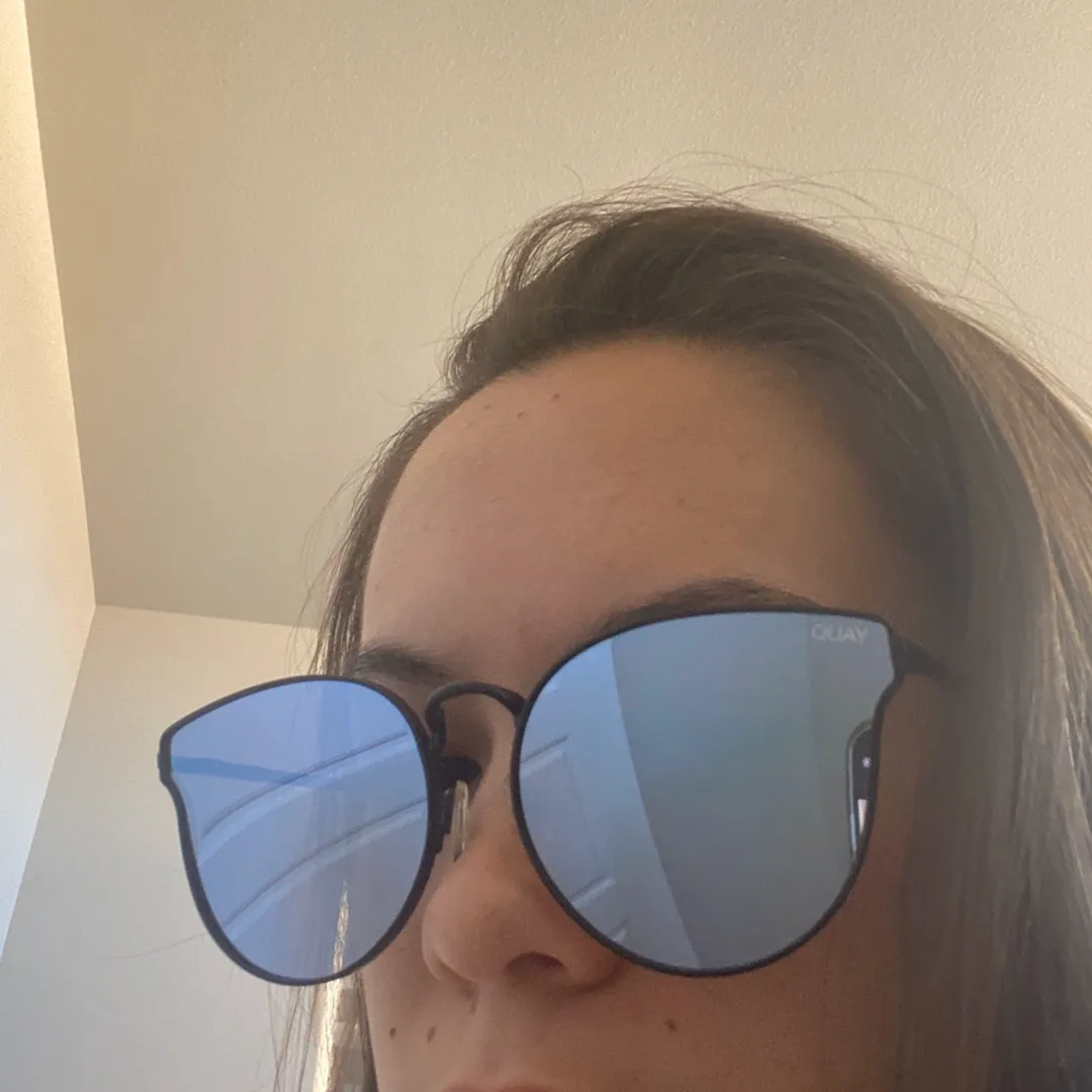 Quay Australia Sunnies - Image 5