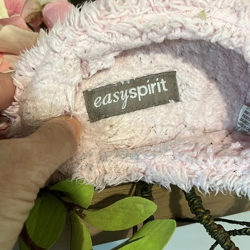 Pink Fluffy Slippers Easy Spirit House Shoes Womens 5-6 Small - Image 6