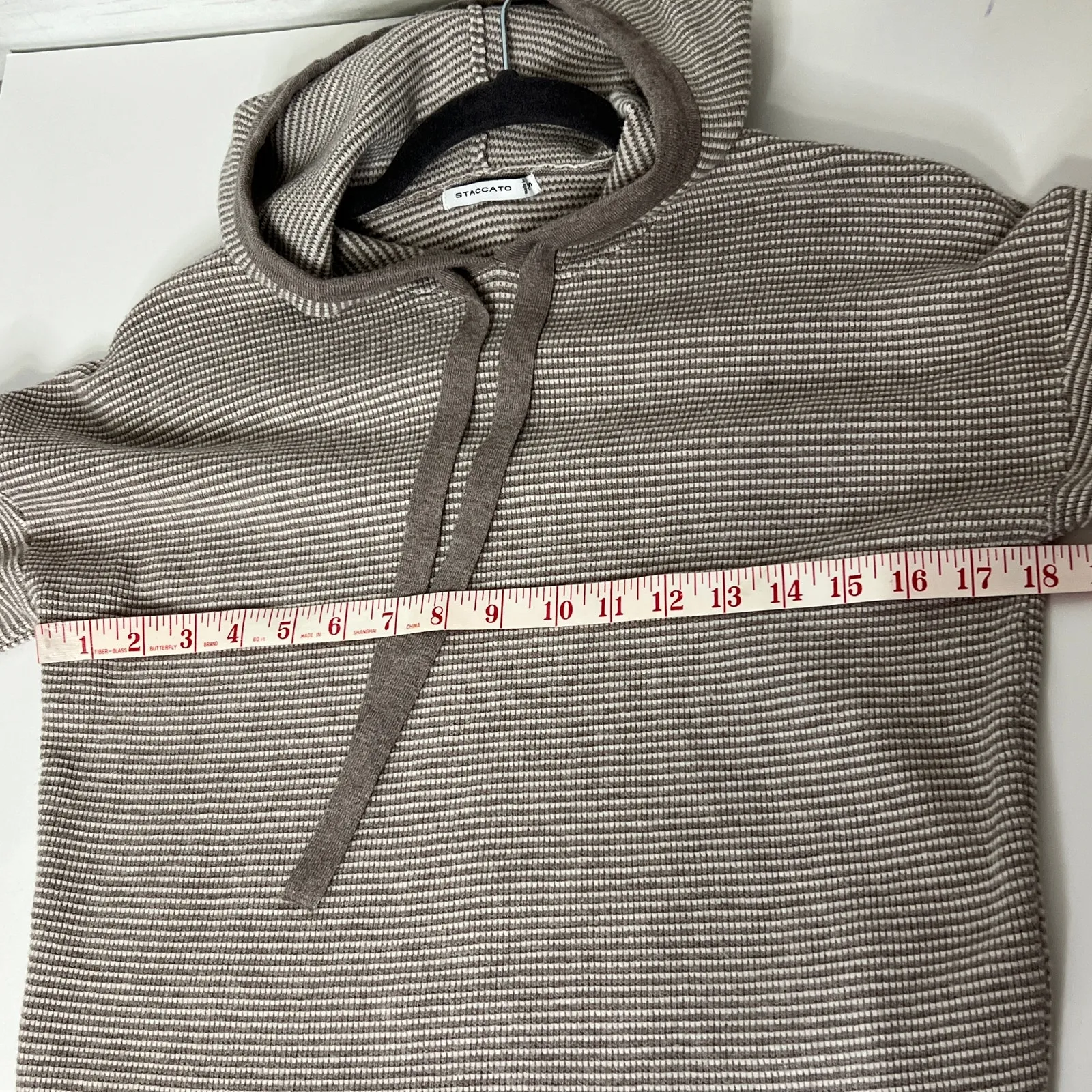Staccato Knit Hoodie Size Small Neutral Taupe Lightweight Hooded Sweater - Image 6