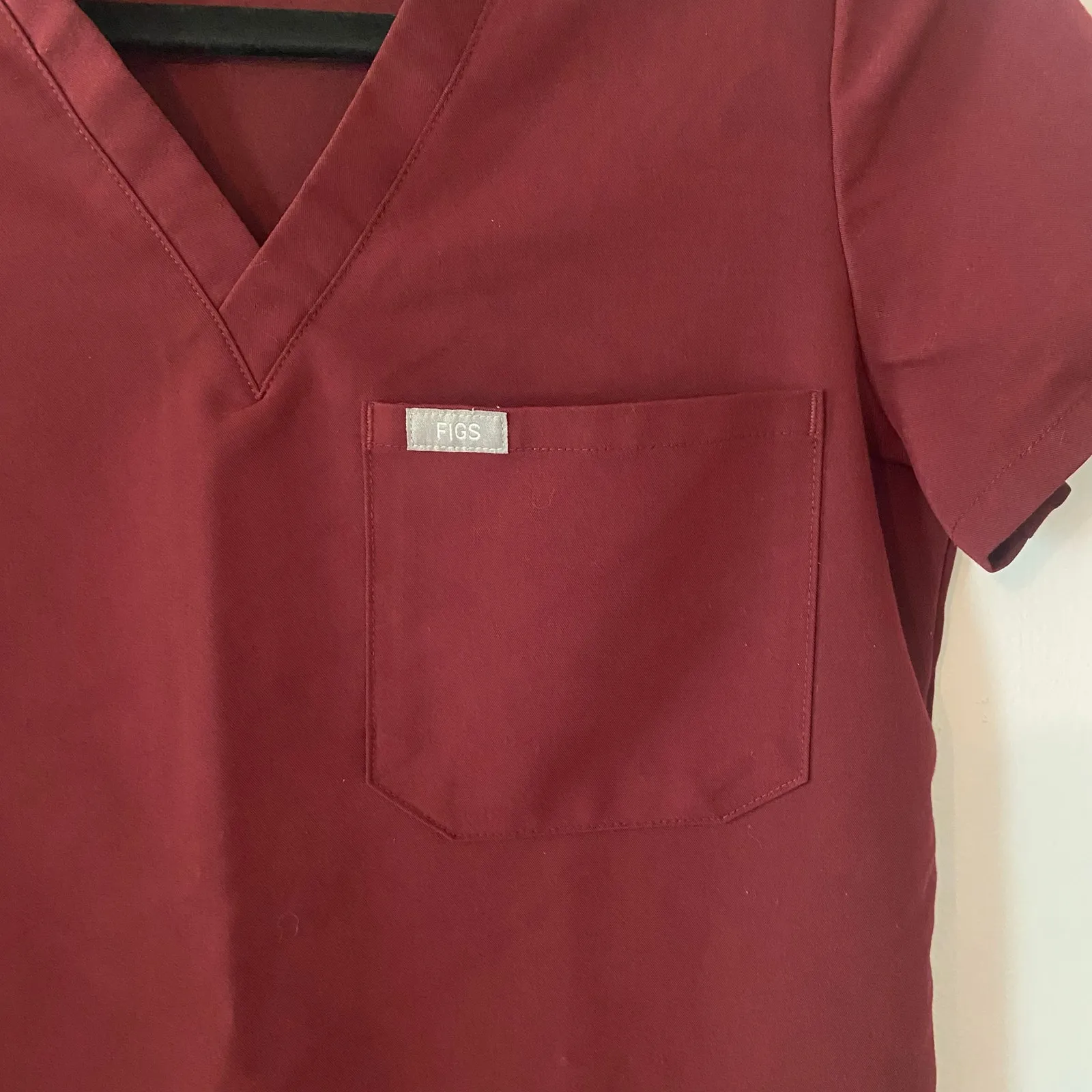 FIGS Burgundy Red Catarina Scrub Top Uniform Nurse Doctor Women's size XXS - Image 4