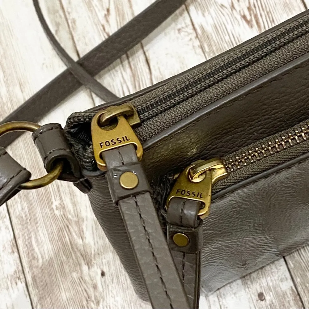 Fossil Cowhide Leather Double Zip Crossbody Bag - Image 11