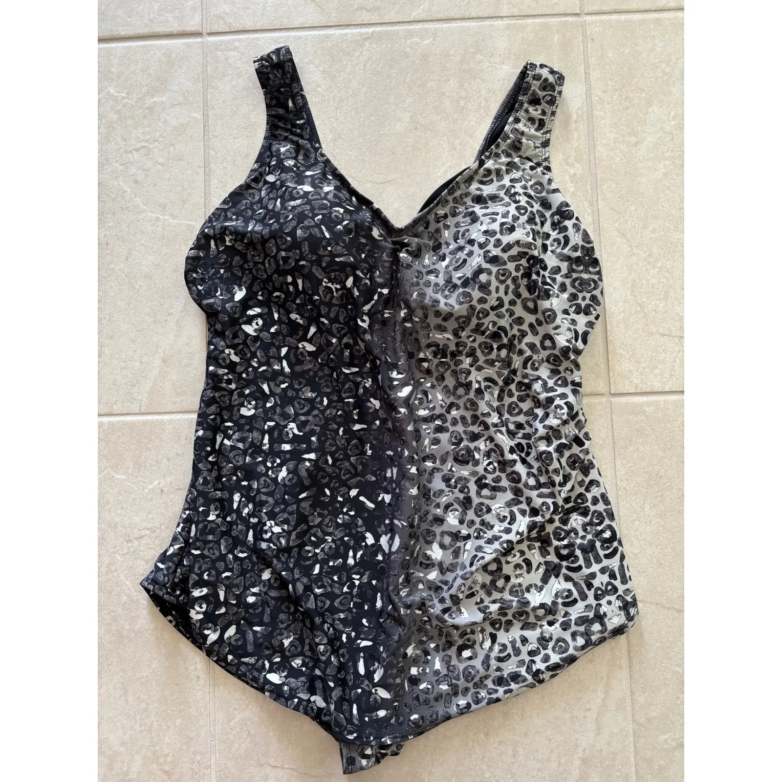 Swimsuits For All Womens Size‎ 22 Black Leopard Sarong Front Resort Beach Luxury Size undefined - Image 3