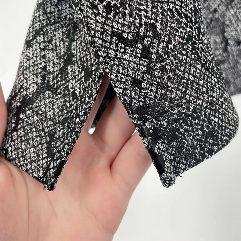 Chico's Women's Snake Skin Print Crew Neck Short Sleeve Jacquard Tee Black Sz 2P - Image 6