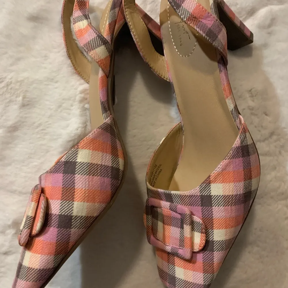 NWTComfort Est. 1946 Women Shoe 31/2 inch New never been worn Pink Size 10 - Image 5