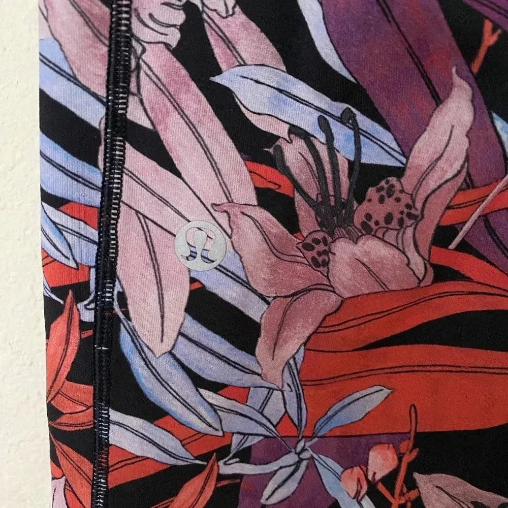 Lululemon Train Times 7/8 25” High Rise Leggings Lush Lillies Floral crop size 4 - Image 10